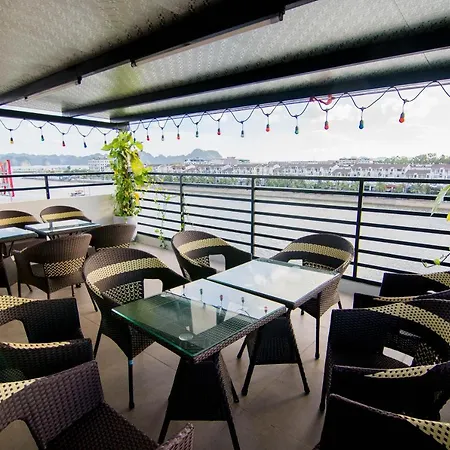 Winds Bay Hotel