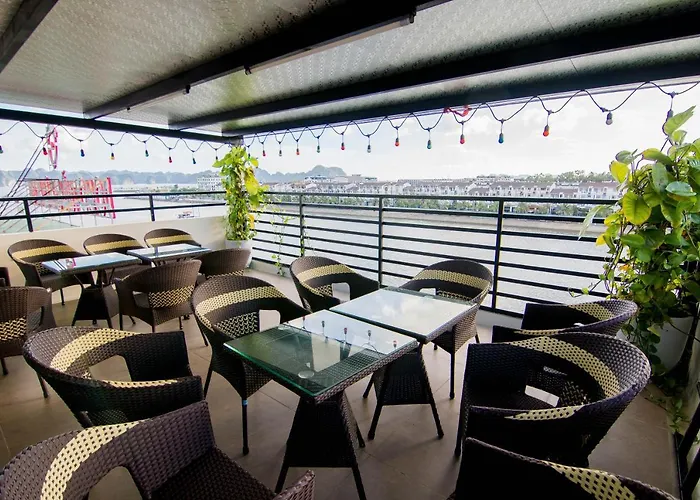 Winds Bay Hotel
